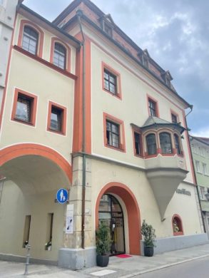 Lichtdurchflutete Büro- Praxis-Wohnräume in historischem Gebäude 88662 Überlingen, Etagenwohnung